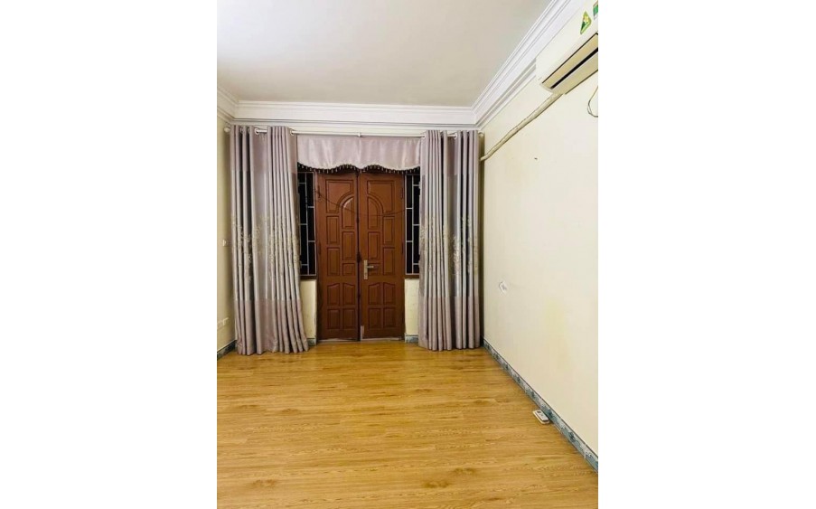 Cho thuê nhà ngõ ba gác Nguyễn khang - cầu giấy - 31m - 5 tầng - 13 triệu